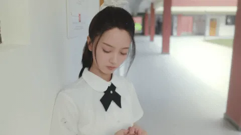 �군�ұ���Ů��Χ��ǰ��(����ð����Ϸ)